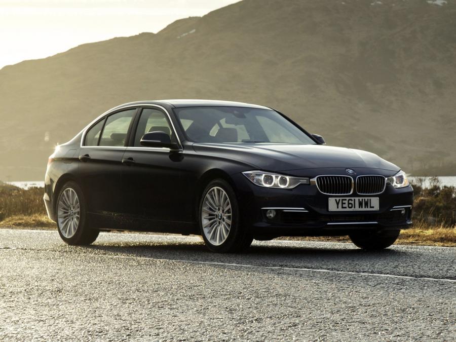  BMW 335i Sedan Luxury Line 2012 года  (UK) (фото 12 из 16)